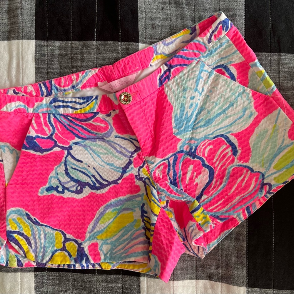 ‼️Lilly Pulitzer shorts size 00‼️
